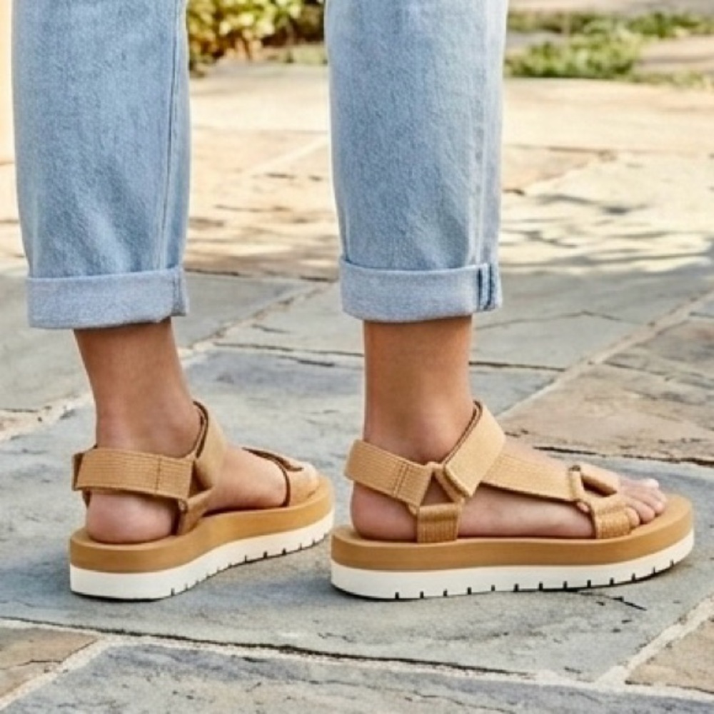 Universal Thread Tan Hayden Platform Sport Sandals Size 7 NEW